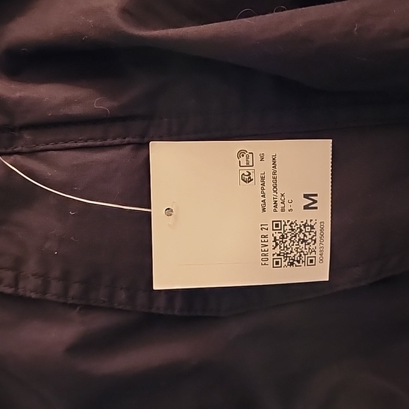 Forever 21 Womens Cotton Black Cargo Pants NWT Size Medium - Picture 8 of 8